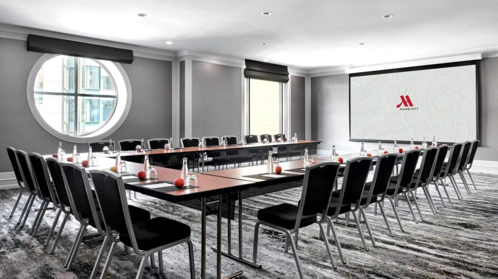 Brisbane Marriott Hotel (5) Microhire-Marriott-Brisbane-Meeting-AV