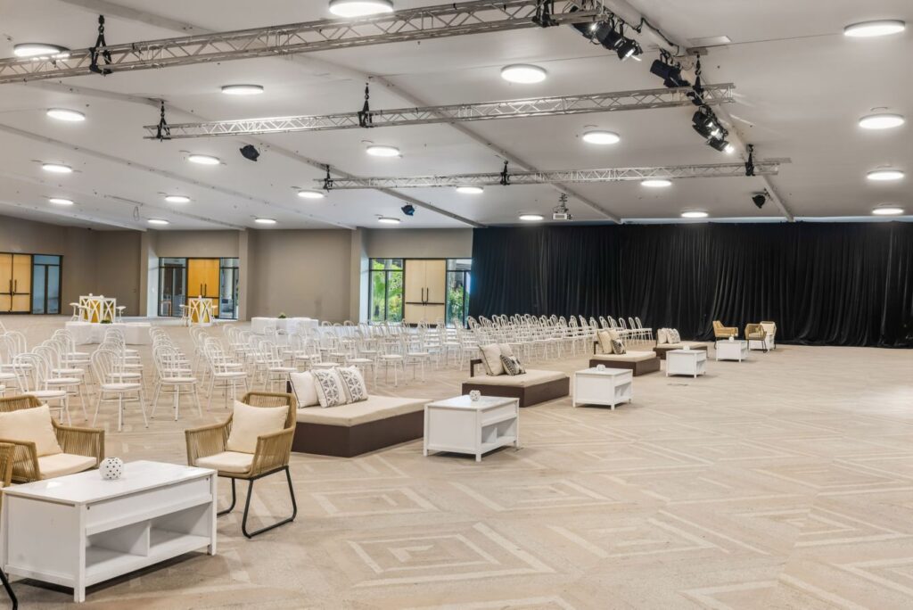 Sheraton Fiji Golf & Beach Resort (7) Microhire-Sheraton-Fiji-Resort-Ballroom-AV